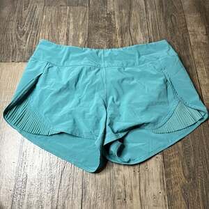 Lululemon NWOT Play Off the Pleats Shorts Sea Green Size 8